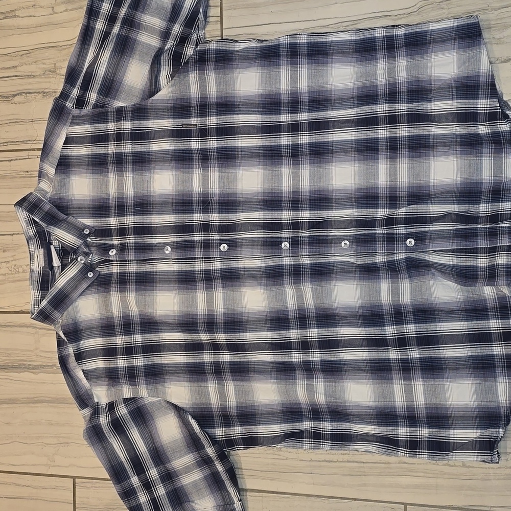 Mens Columbia Navy and White Checkered Casual Shirt